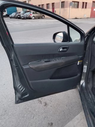 Peugeot 5008 2010