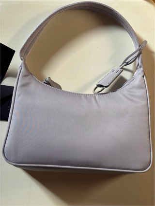 Bolso Prada Re-Edition 2000  Color Glicina