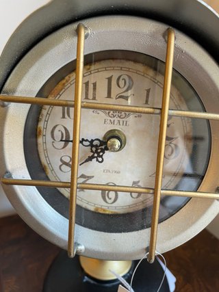 Reloj de mesa inspiración faro