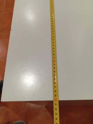 Escritorio blanco de madera
