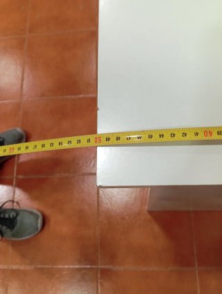 Escritorio blanco de madera