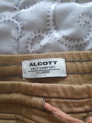 Pantalón cargo hombre beige