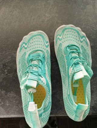 Zapatillas de agua/escarpines talla 27-28