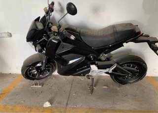 Moto Eléctrica Negra Automática