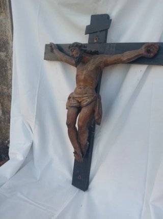 Crucifijo de arte sacro