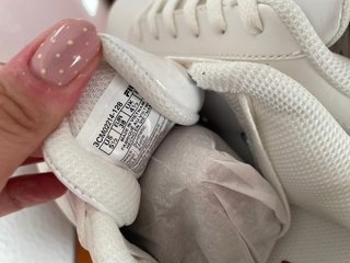 Zapatillas Fila blancas y granates T38