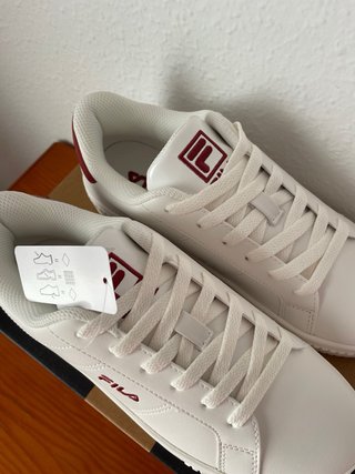 Zapatillas Fila blancas y granates T38