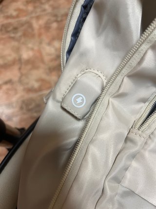 Mochila de viaje color beige claro