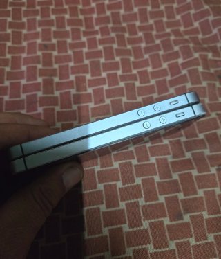 Lote 2 iPhones SE 16GB A1723