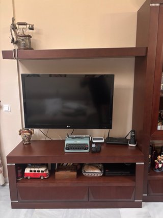 Salón completo: Sofá, mesa, vitrinas y mueble TV