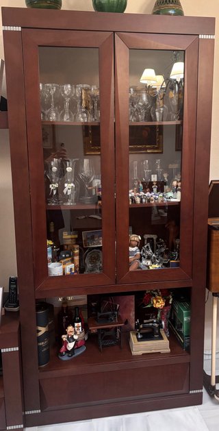 Salón completo: Sofá, mesa, vitrinas y mueble TV
