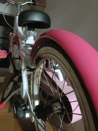 Bici infantil Btwin rosa y blanca