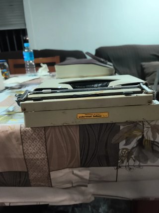 Máquina de escribir Underwood 18