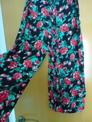 Pantalón ancho floral