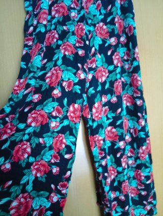 Pantalón ancho floral
