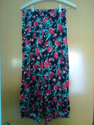 Pantalón ancho floral