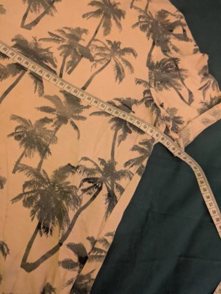 Camiseta Bershka Palmeras Talla S