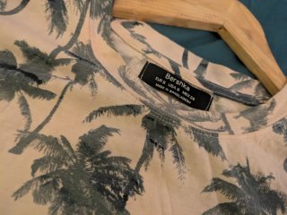 Camiseta Bershka Palmeras Talla S