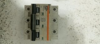 Interruttori magnetotermici Merlin Gerin NC100H C4