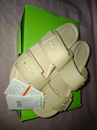Sandalias Crocs Brooklyn Buckle Beige Nuevas 42/43