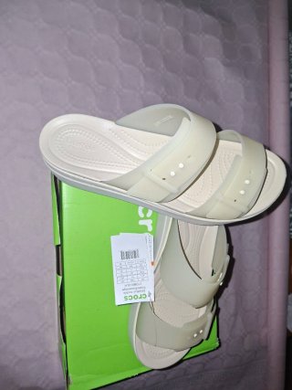 Sandalias Crocs Brooklyn Buckle Beige Nuevas 42/43