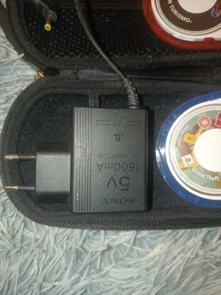 PSP Juegos, Cargador (ORIGINAL) + funda de regalo