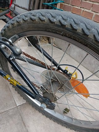 Bicicleta BTWIN Negra y Amarilla