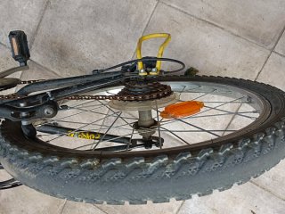Bicicleta BTWIN Negra y Amarilla
