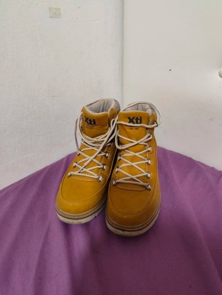 Botas amarillas talla 38