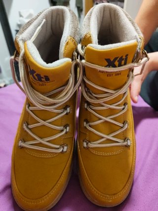 Botas amarillas talla 38
