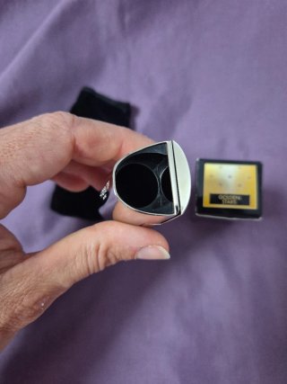 Guerlain tapón pintalabios negro y dorado