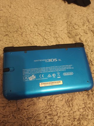 Nintendo 3DS XL Azul + Cargador + Pokémon
