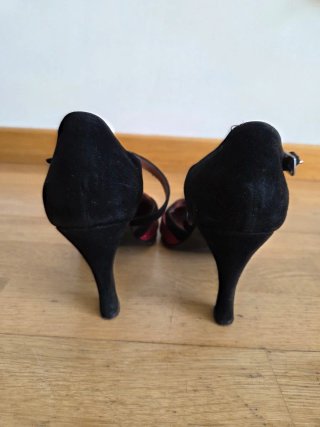 Zapatos de tacón ante negro y rojo