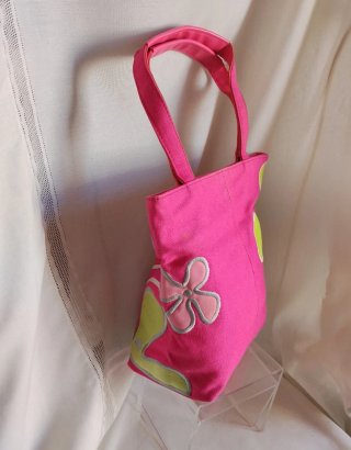Bolso de mano con flores