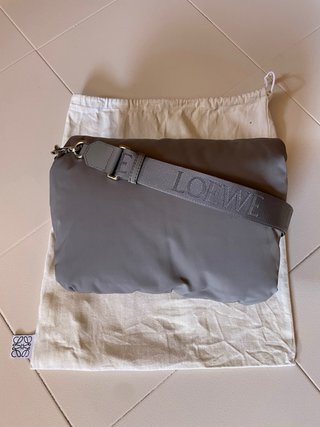 Bolso Loewe Goya Puffer Gris Funda