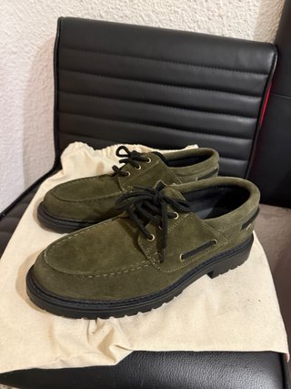 Nauticos verde oscuro y negro ante
