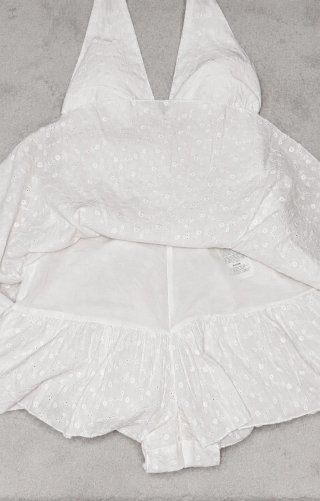 Mono corto blanco efecto vestido