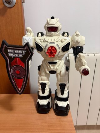 Robot Beast Ares con Mando y Escudo