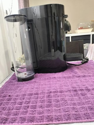 Cafetera Nespresso Vertuo Plus Negra