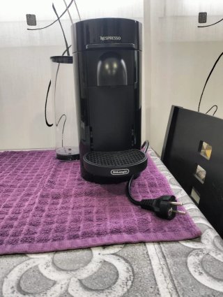 Cafetera Nespresso Vertuo Plus Negra