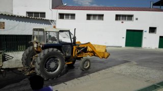 Tractor Ebro 6100 con pala tenias, sin cazo