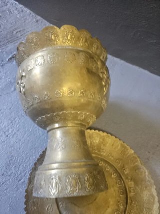 Decoración latón/bronce con pedestal