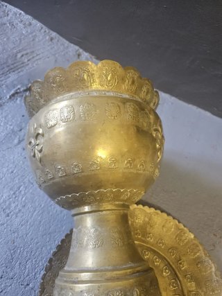 Decoración latón/bronce con pedestal