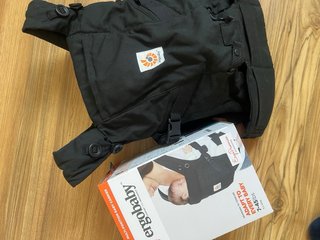 Mochila Ergobaby Negra Nueva