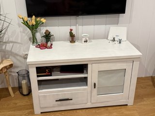 Muebles salón madera maciza pintados a mano