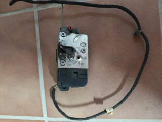 Faro trasero, volante ,cerradura puerta  y bombín