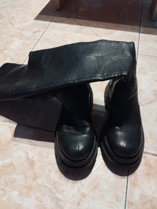Botas altas negras suela ancha
