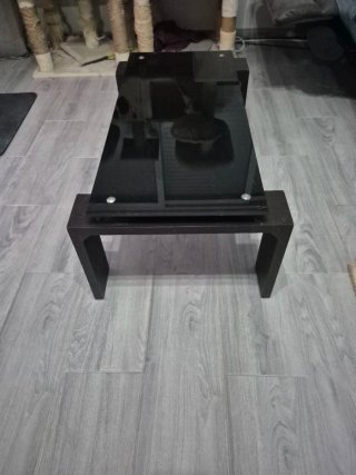 Mesa auxiliar cristal salón moderna