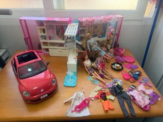 Lote Barbie: Coche, Casa y Accesorios