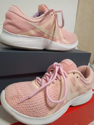 Zapatillas Nike Revolution 4 Rosa